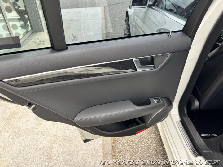 Mercedes-Benz C C 63 AMG 2011