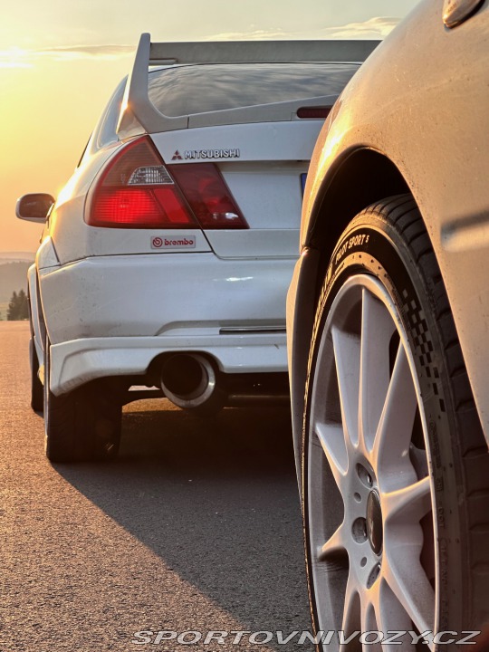 Mitsubishi Lancer EVO Lancer EVO V 1998