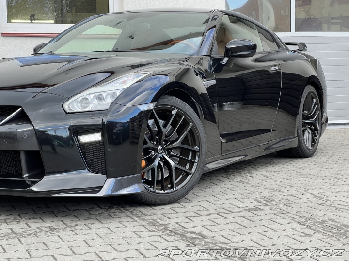 Nissan GT-R Black Edition 2018