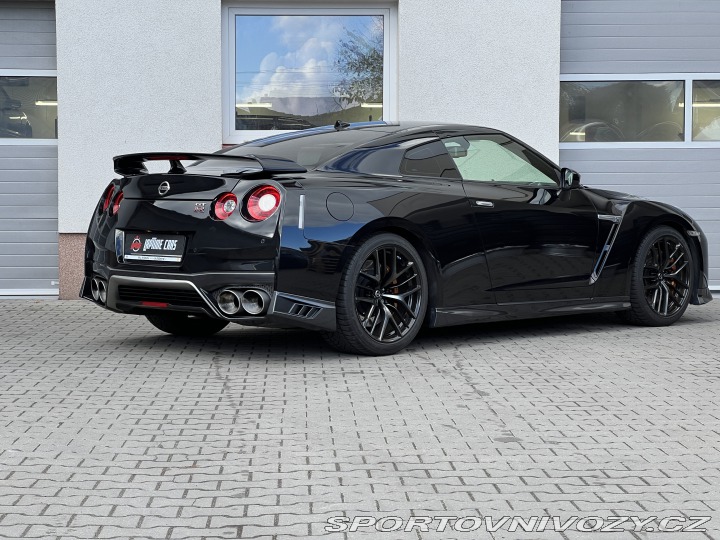 Nissan GT-R Black Edition 2018