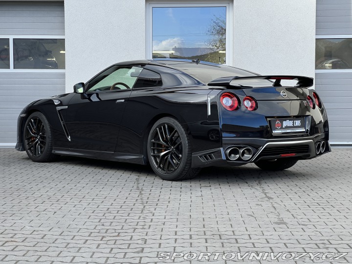 Nissan GT-R Black Edition 2018