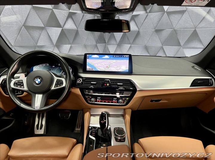 BMW 5 530d xDrive M-PAKET, TAŽN 2021