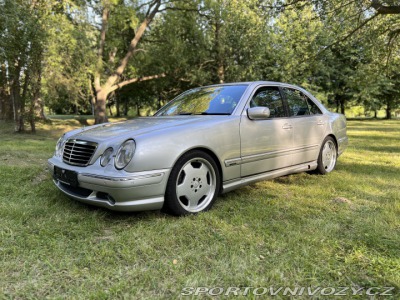 Mercedes-Benz E AMG E55 pěkné auto rarita