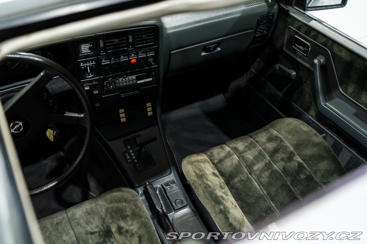 Opel Ostatní modely Monza 3.0L 179HP, V ČR 1985