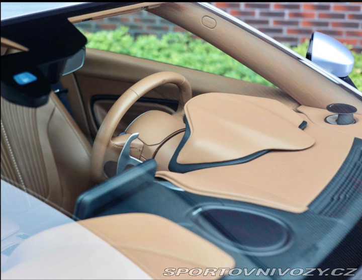 Aston Martin DB11 DB11 4.0 V8 375KW, AT, N 2019