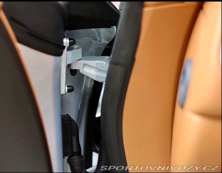 Aston Martin DB11 DB11 4.0 V8 375KW, AT, N 2019