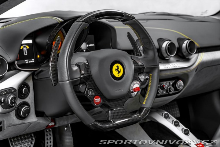 Ferrari F12berlinetta CZ, 100% stav, historie 2015