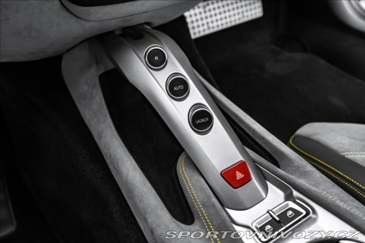 Ferrari F12berlinetta CZ, 100% stav, historie 2015