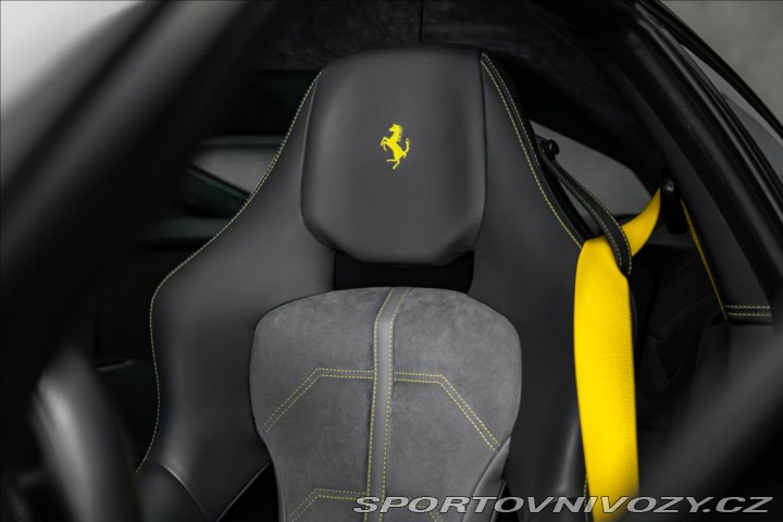 Ferrari F12berlinetta CZ, 100% stav, historie 2015