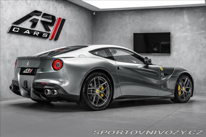 Ferrari F12berlinetta CZ, 100% stav, historie 2015