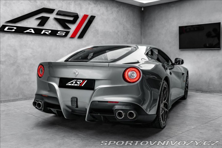 Ferrari F12berlinetta CZ, 100% stav, historie 2015