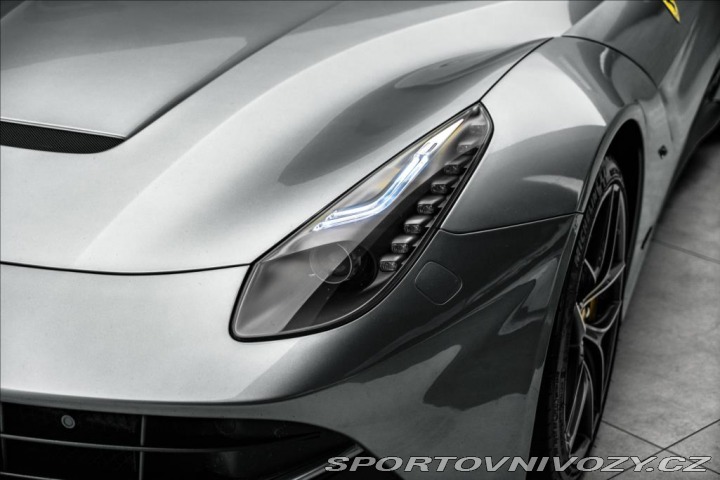 Ferrari F12berlinetta CZ, 100% stav, historie 2015