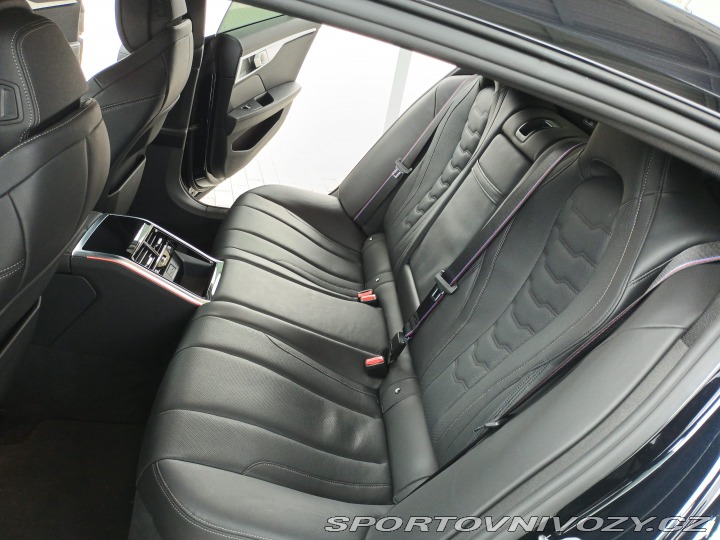 BMW 8 2021