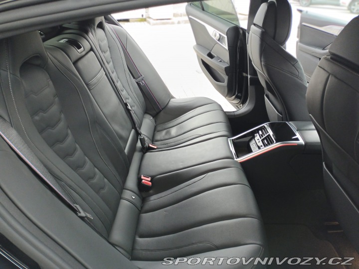 BMW 8 2021