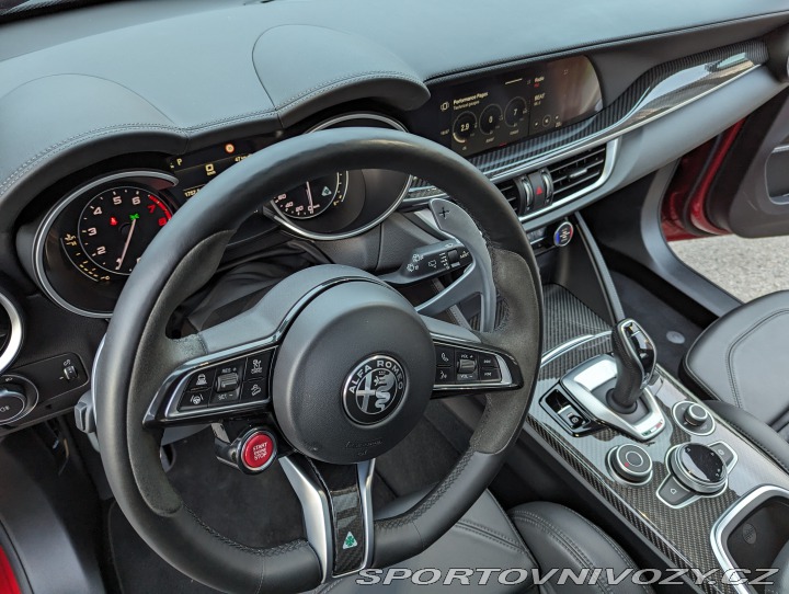 Alfa Romeo Stelvio Quadrifoglio (DPH) 2022