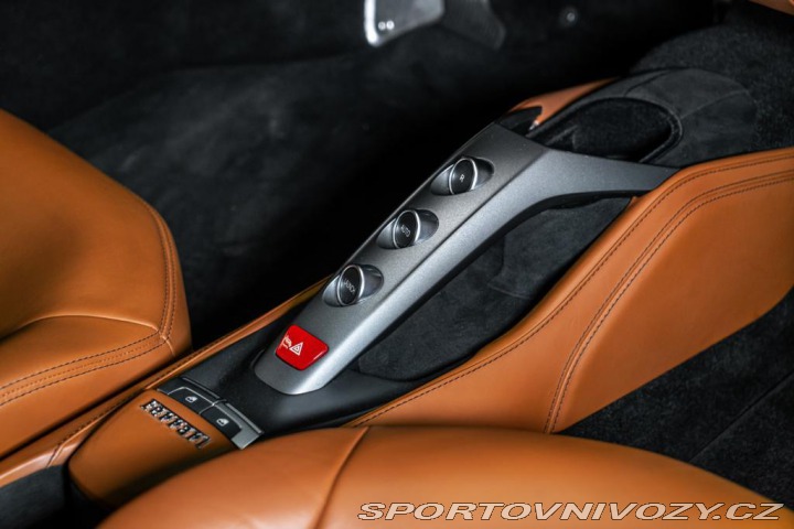 Ferrari 488 GTB KARBON/JBL/LIFT/LED/D 2015