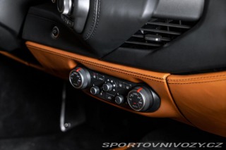 Ferrari 488 GTB KARBON/JBL/LIFT/LED/D 2015