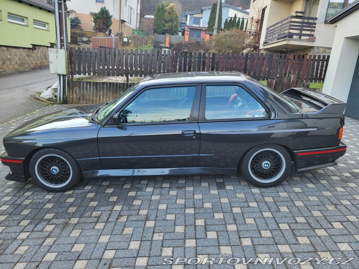BMW M3 BMW E30 M3 1990