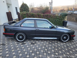 BMW M3 BMW E30 M3 1990