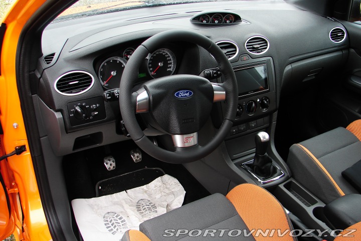 Ford Focus ST 2.5T 20V 5V 225PS -ZADÁN! 2006