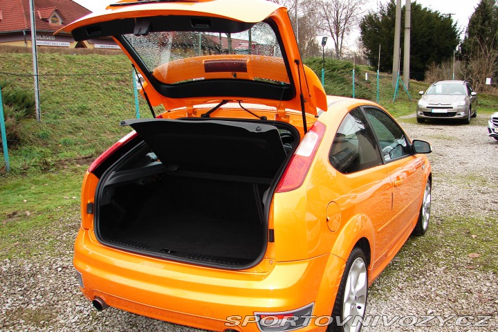 Ford Focus ST 2.5T 20V 5V 225PS -ZADÁN! 2006