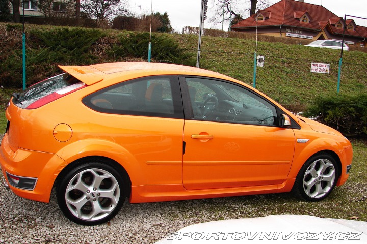Ford Focus ST 2.5T 20V 5V 225PS -ZADÁN! 2006