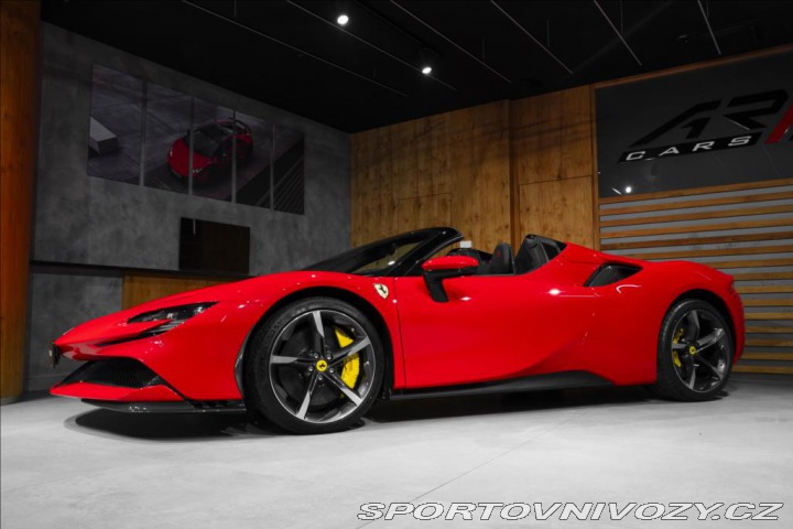 Ferrari SF90 4,0 SPIDER, FULL VÝBAVA 2023