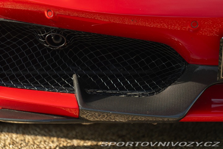 Ferrari 488 PISTA 2019