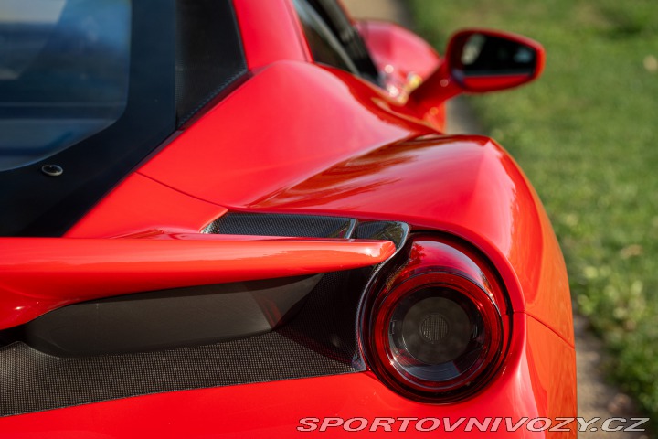 Ferrari 488 PISTA 2019