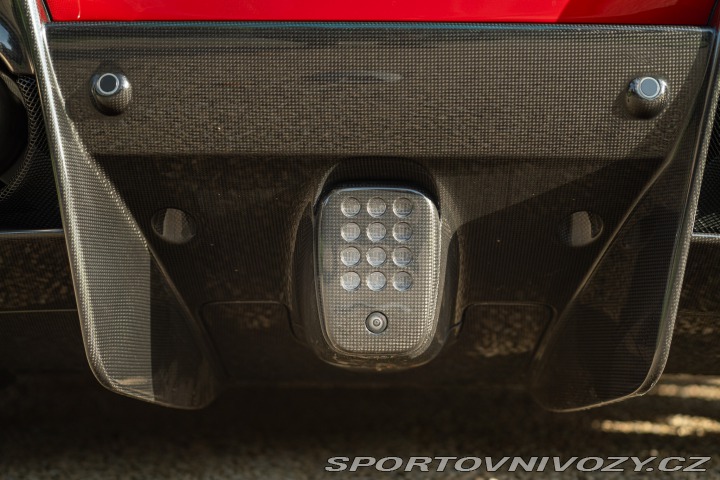 Ferrari 488 PISTA 2019