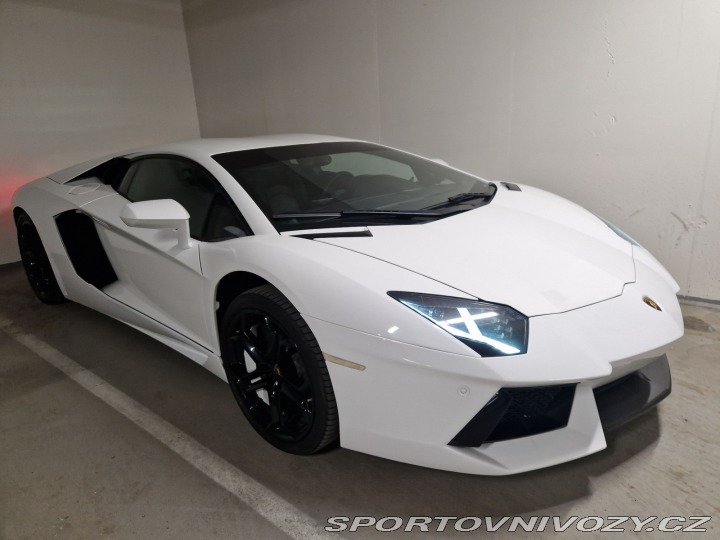 Lamborghini Aventador  2012