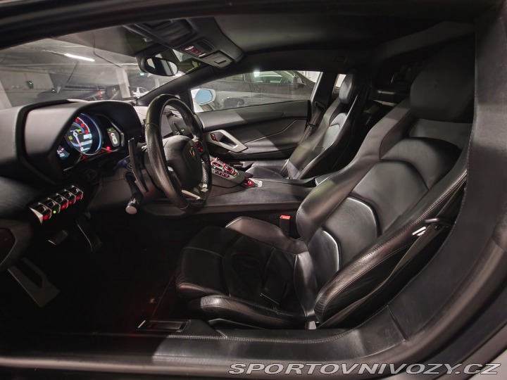 Lamborghini Aventador 2012