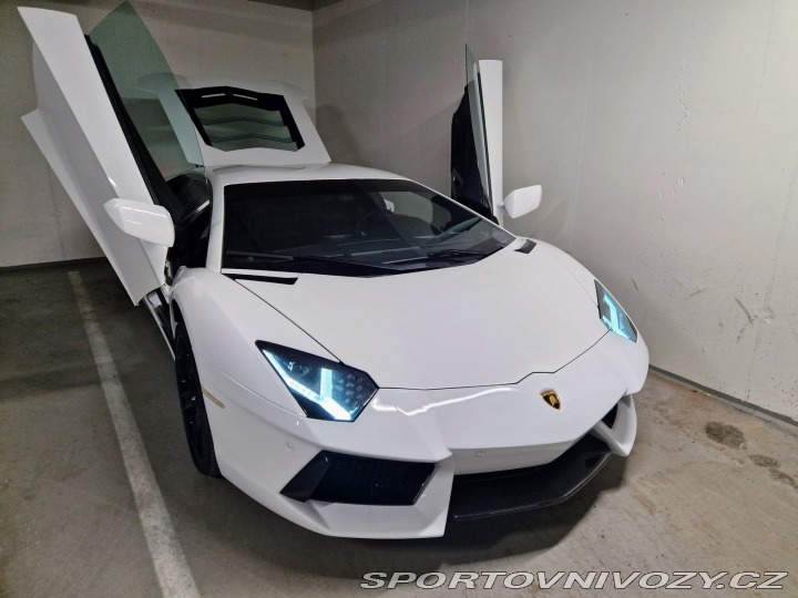 Lamborghini Aventador 2012