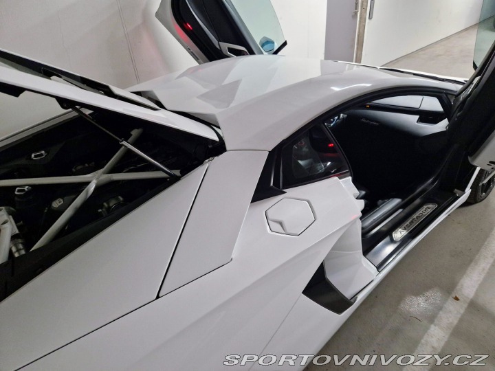 Lamborghini Aventador 2012