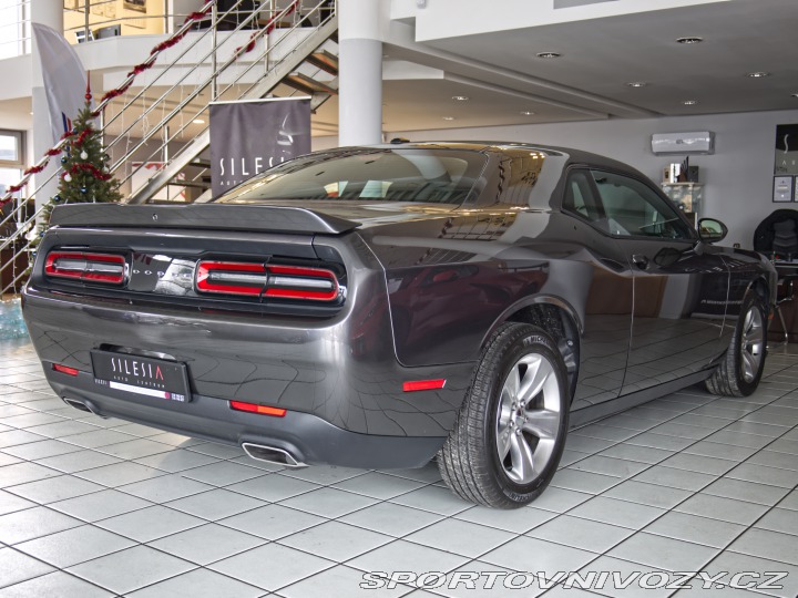 Dodge Challenger 3.6 SXT 2021