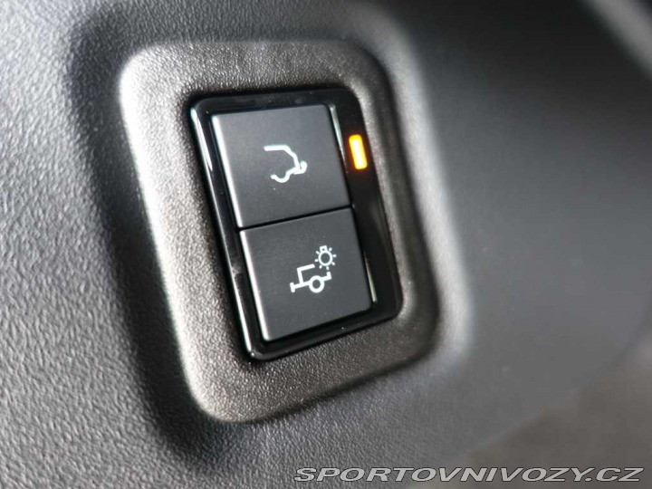 Jaguar F-Pace SVR P550 4x4 automat 2024