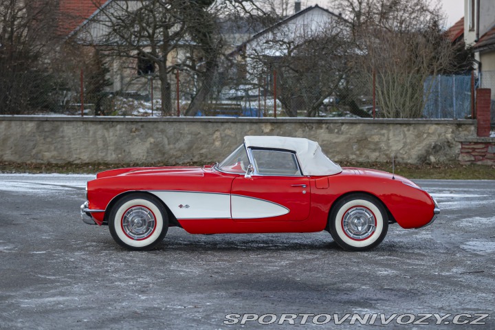 Chevrolet Corvette C1 283 cu in (4.6 L) 1957