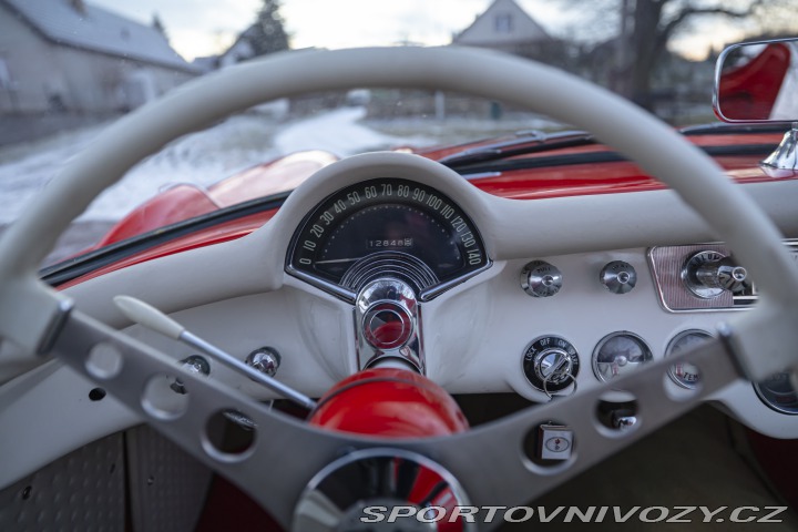 Chevrolet Corvette C1 283 cu in (4.6 L) 1957