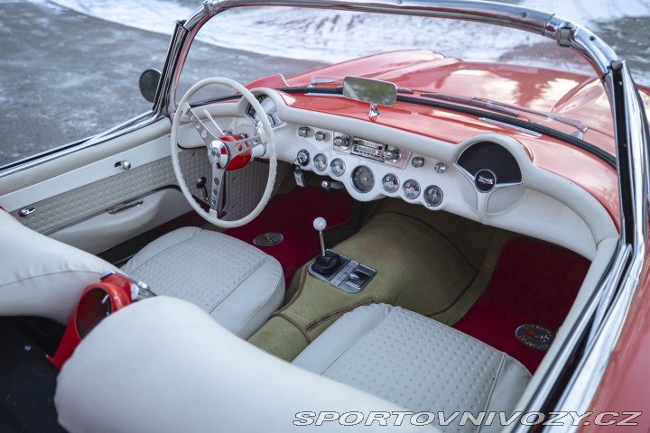 Chevrolet Corvette C1 283 cu in (4.6 L) 1957