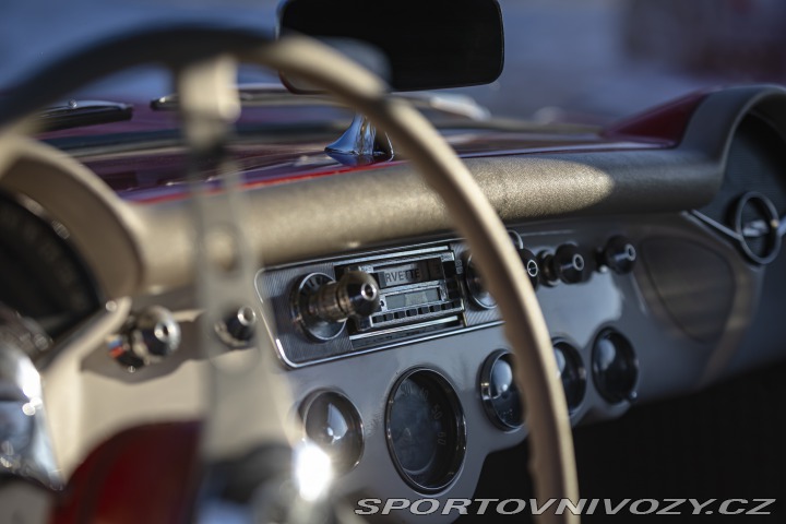 Chevrolet Corvette C1 283 cu in (4.6 L) 1957