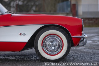 Chevrolet Corvette C1 283 cu in (4.6 L) 1957
