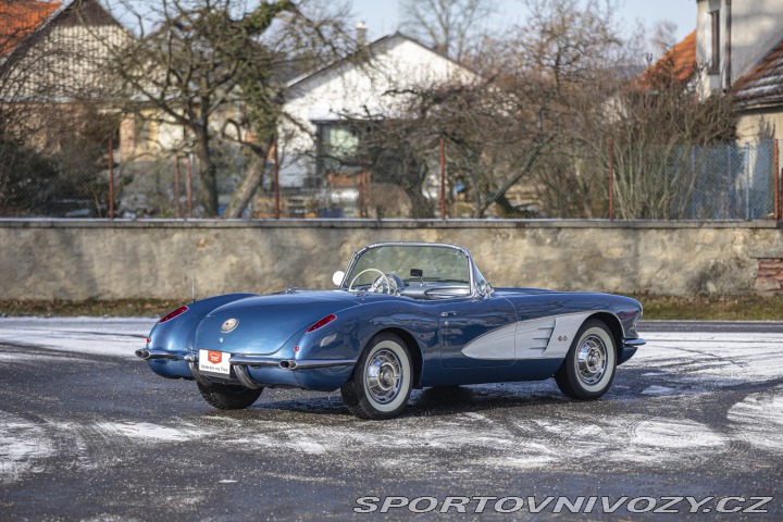 Chevrolet Corvette C1 283 cu in (4.6 L) 1960