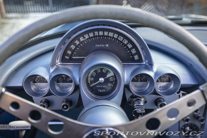 Chevrolet Corvette C1 283 cu in (4.6 L) 1960