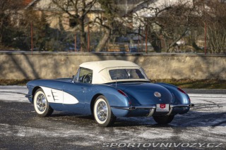 Chevrolet Corvette C1 283 cu in (4.6 L) 1960
