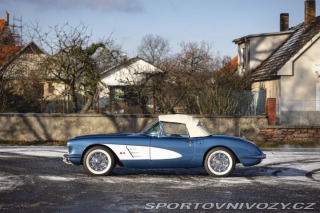 Chevrolet Corvette C1 283 cu in (4.6 L) 1960
