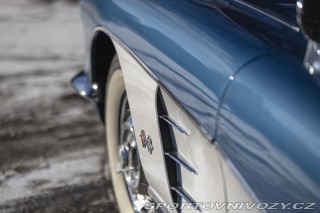 Chevrolet Corvette C1 283 cu in (4.6 L) 1960