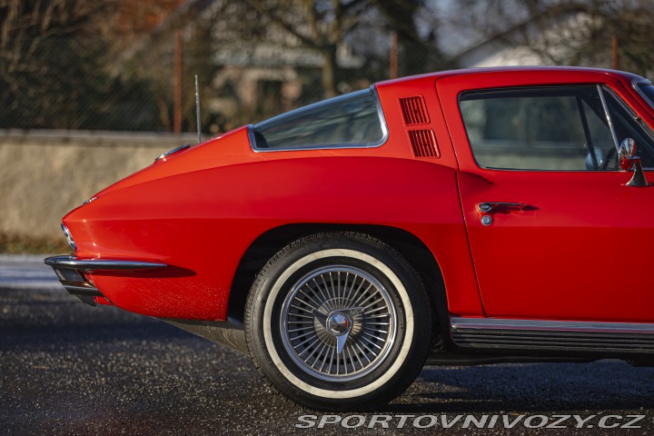 Chevrolet Corvette C2 327 cu in (5.4 L) 1964
