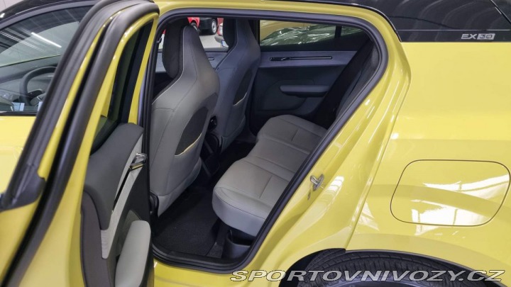 Volvo EX30 Single Motor Plus 272 HP 2024