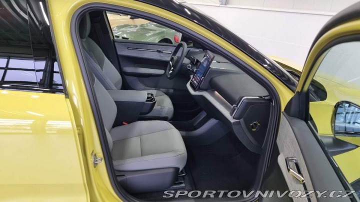 Volvo EX30 Single Motor Plus 272 HP 2024