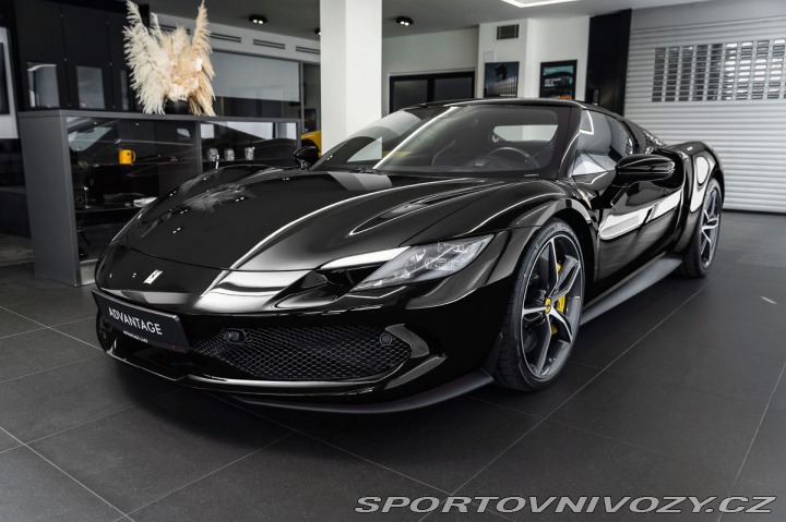 Ferrari 296 GTB Nero / Skladem 1800